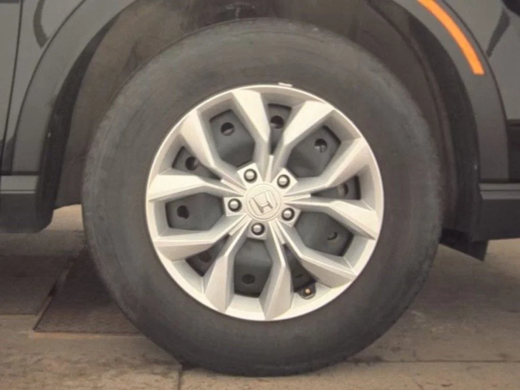 Used 2025  Honda LX image 18