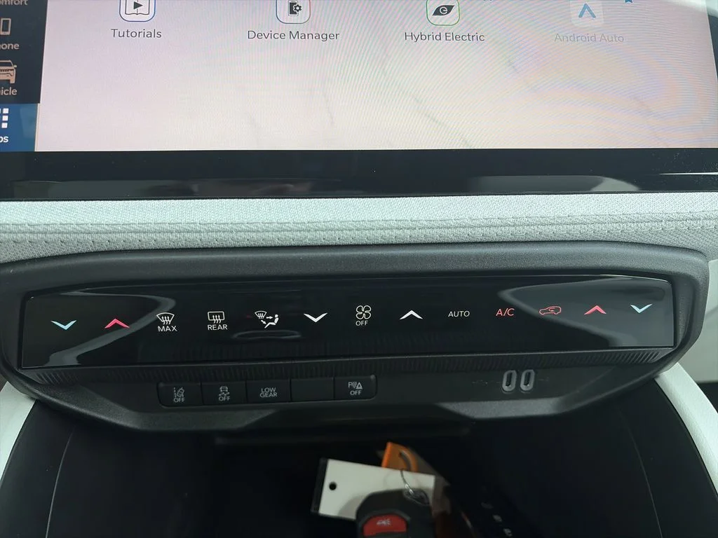 New 2026 Hydro Blue Pearlcoat Jeep Laredo image 24