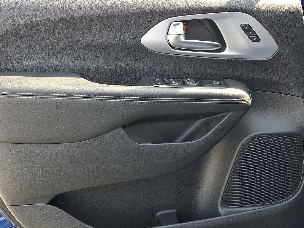 Used 2020 Blue Chrysler Touring L image 15