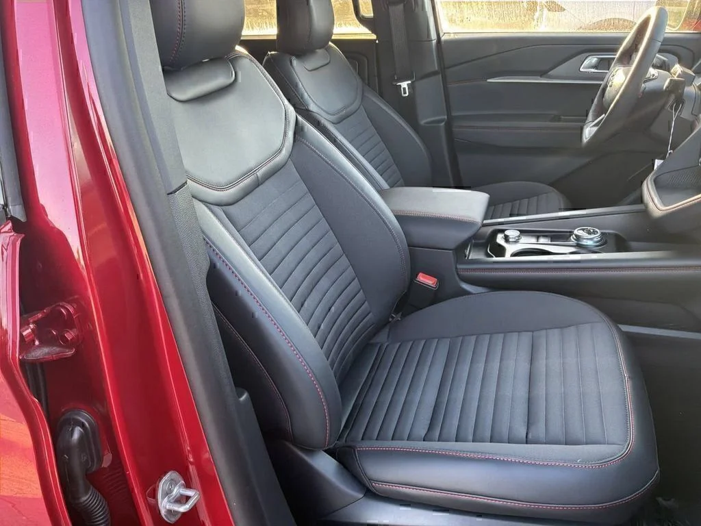 New 2026 Rapid Red Metallic Tinted Clearcoat Ford ST-Line image 21
