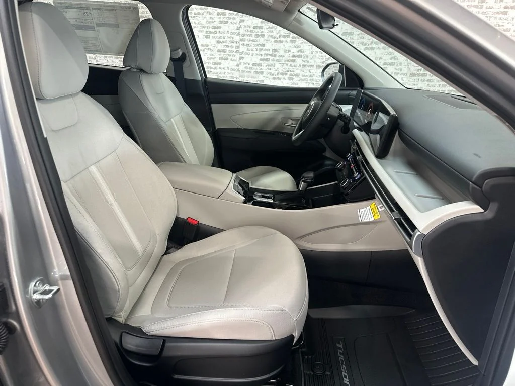 New 2026 Shimmering Silver Hyundai SEL Plus image 10