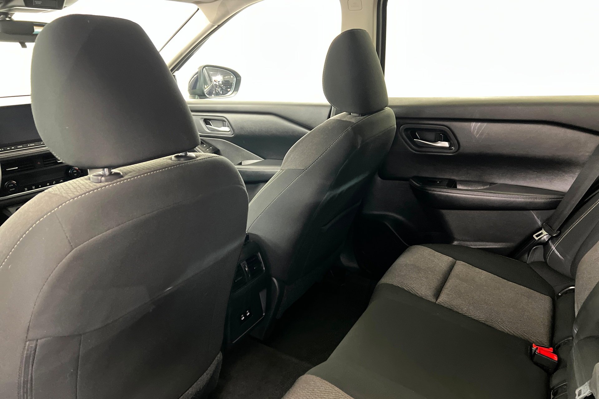 Used 2024 Deep Ocean Blue Pearl Nissan SV image 20