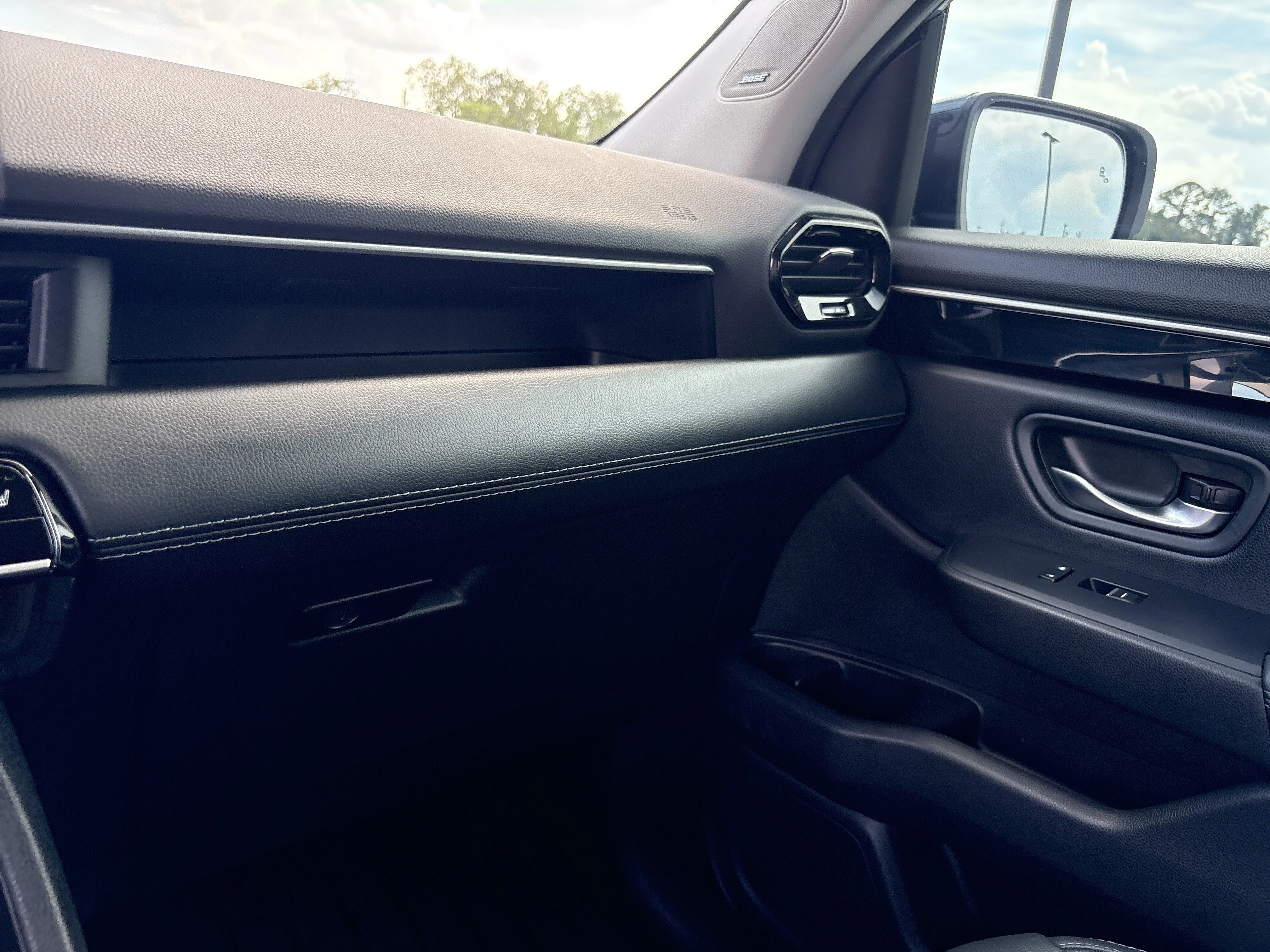Used 2024 Sonic Gray Pearl Honda Touring image 12
