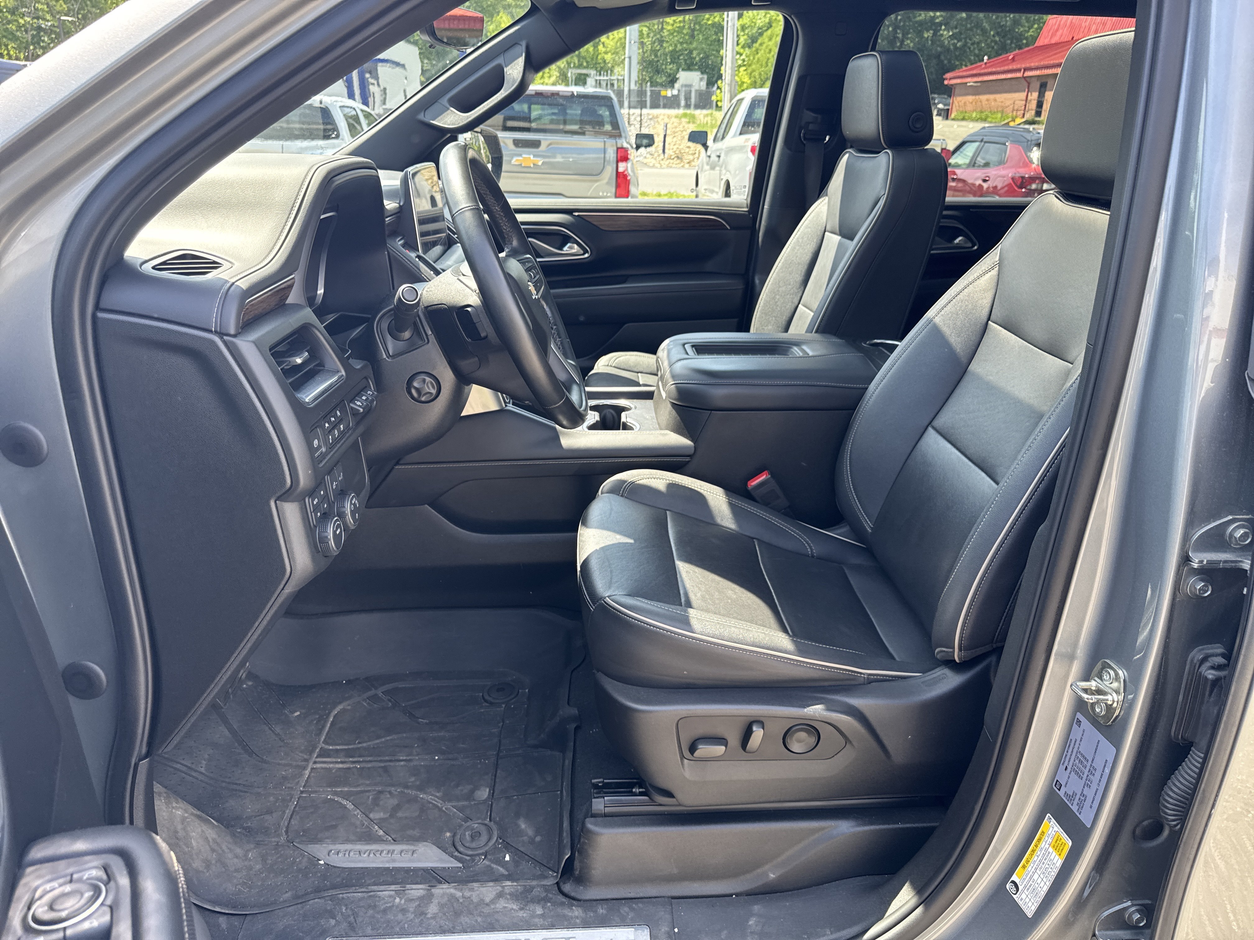Used 2023 Sterling Gray Metallic Chevrolet Premier image 17