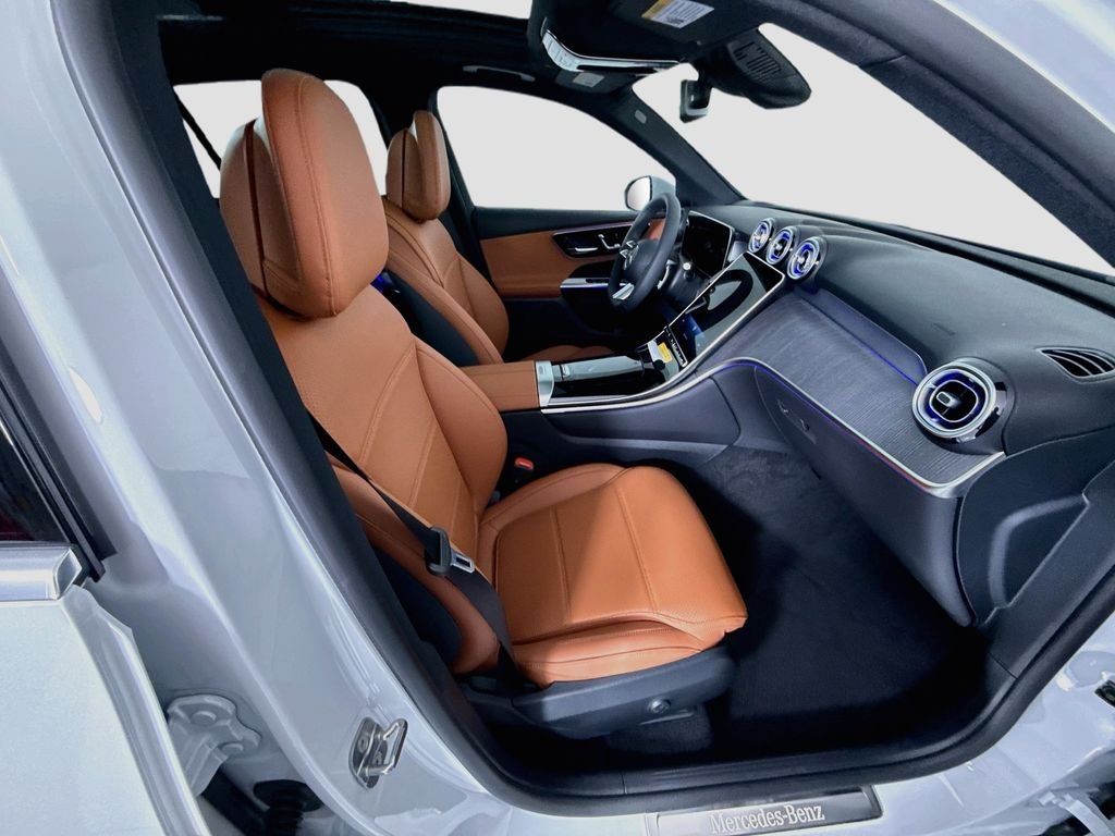 New 2027 Moonlight White Metallic Mercedes-Benz GLC 300 image 21