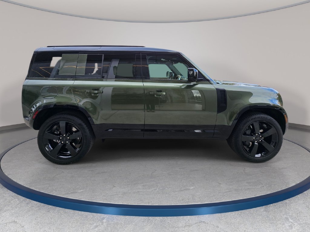 New 2026 Woolstone Green LAND ROVER X-Dynamic SE image 4