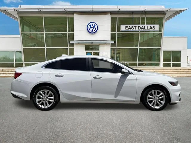Used 2018 Chevrolet Malibu 1LT with VIN 1G1ZD5ST9JF229090 for sale in Garland, TX