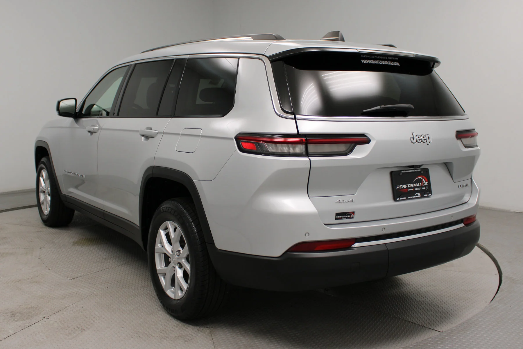 Used 2023 Silver Zynith Jeep Limited 4x4 image 9