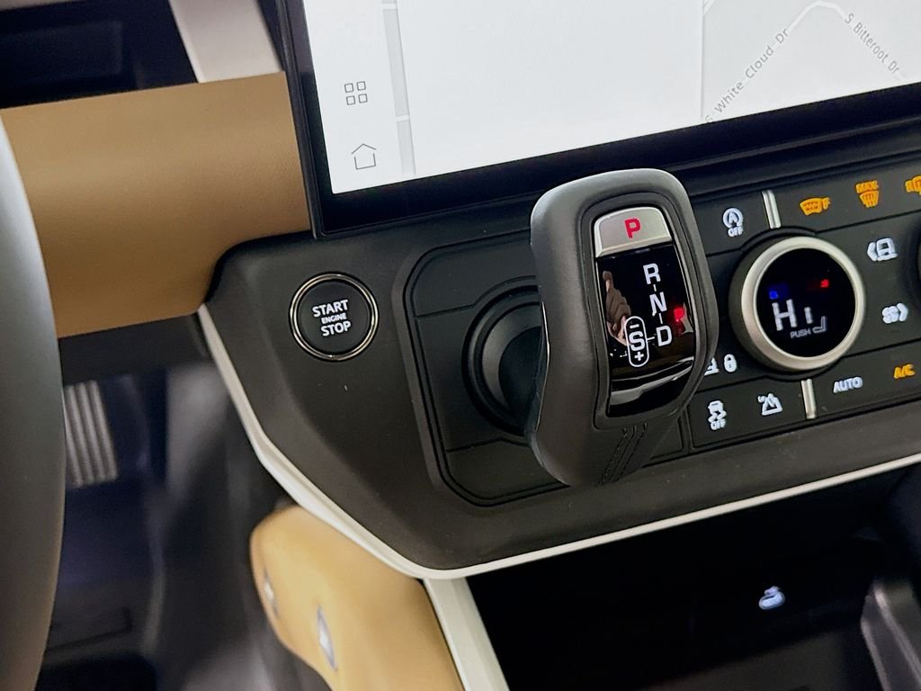 New 2026 Fuji White Land Rover X-Dynamic SE image 18