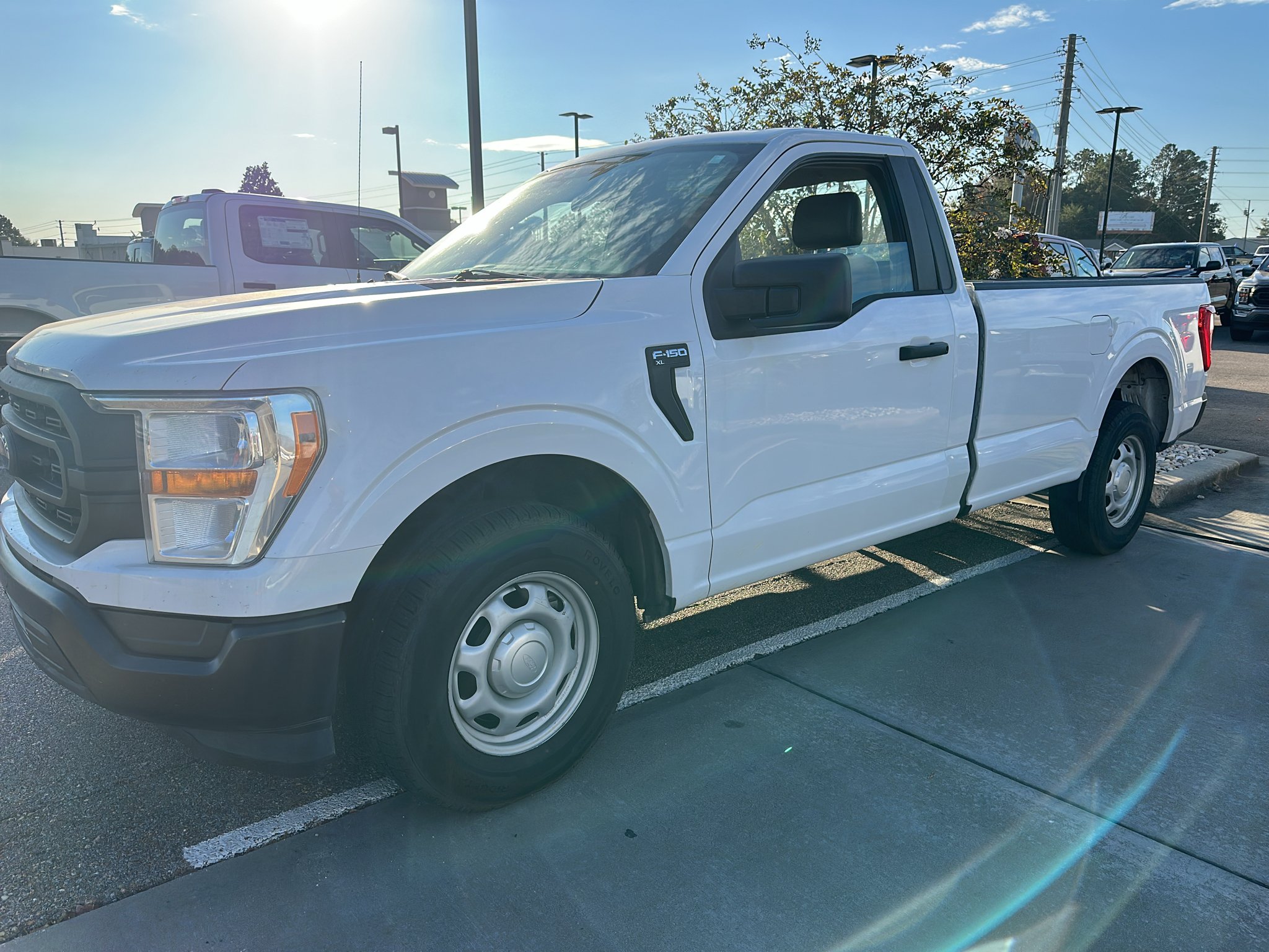 Used 2021 Oxford White Ford XL image 1