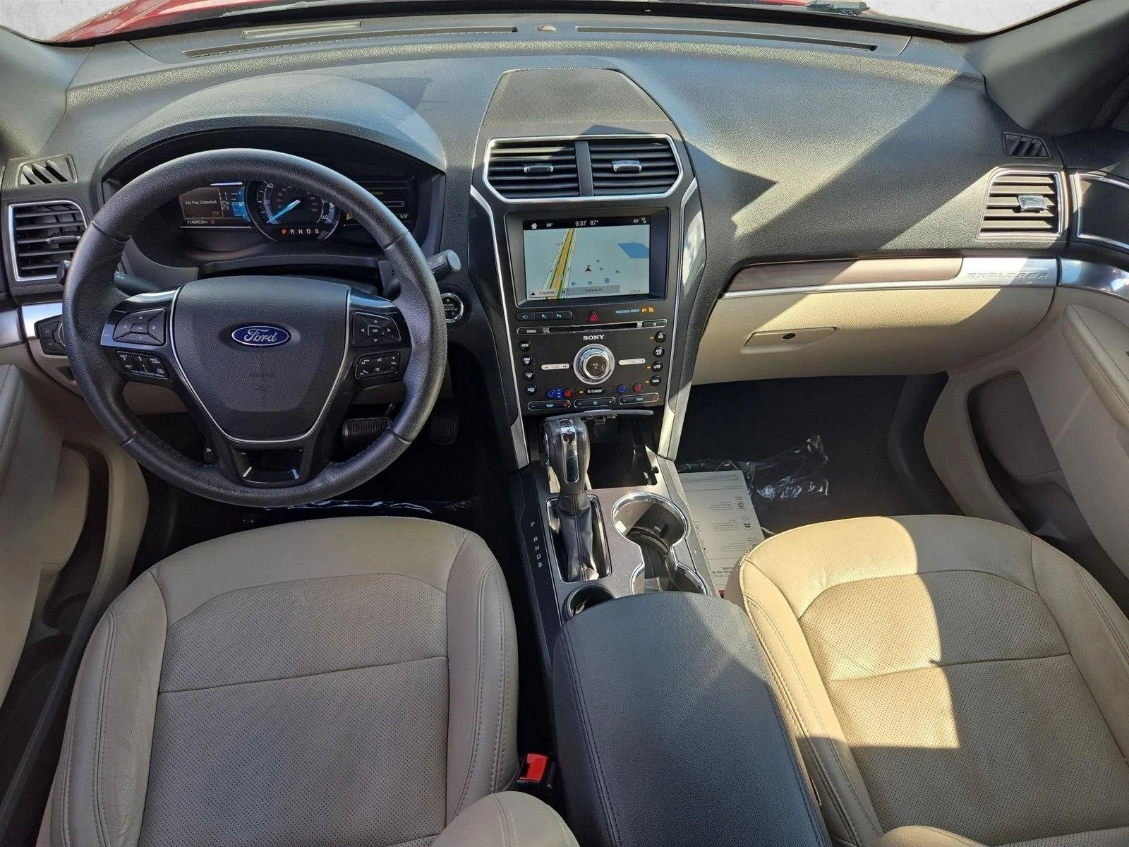 Used 2018 Ruby Red Metallic Tinted Clearcoat Ford Limited image 19