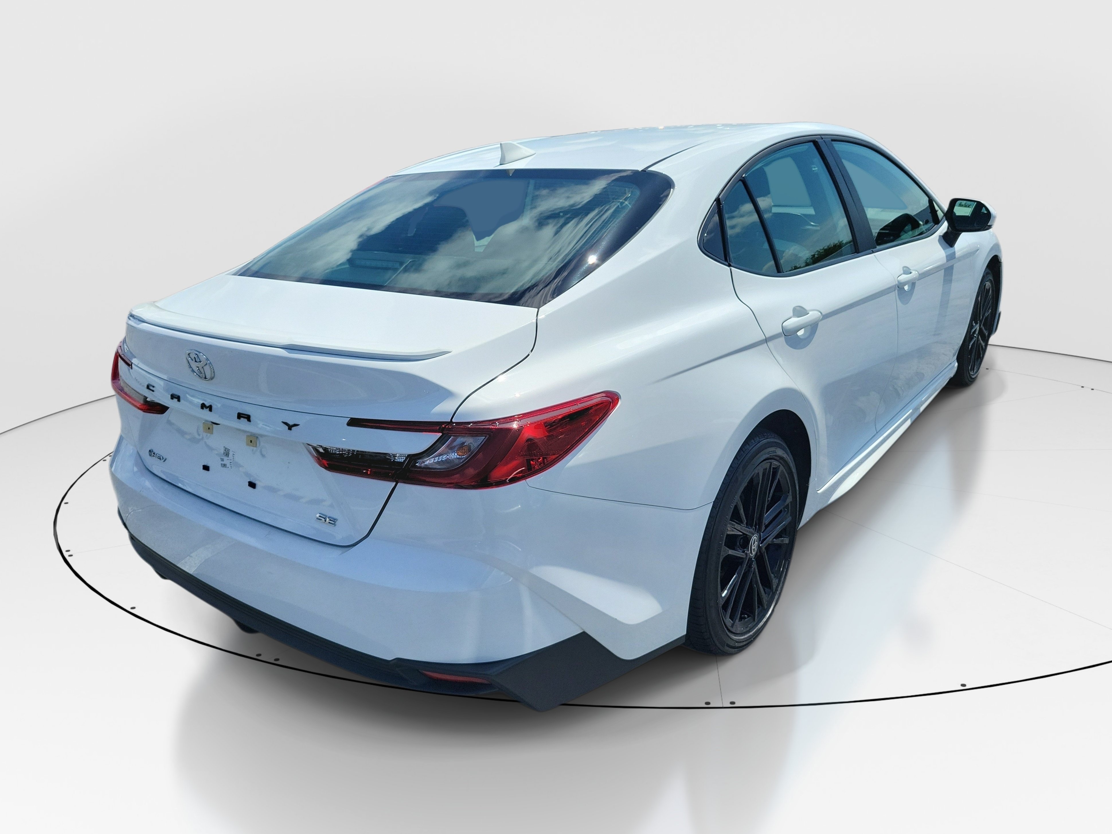 Used 2025 Ice Toyota SE image 6