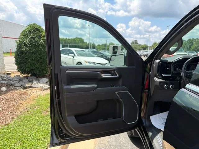 Used 2025 Black GMC SLT image 28