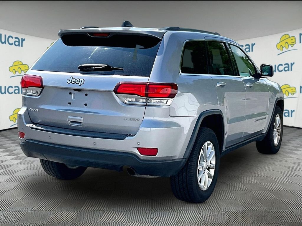 Used 2021 Billet Silver Metallic Clearcoat Jeep Laredo X image 6