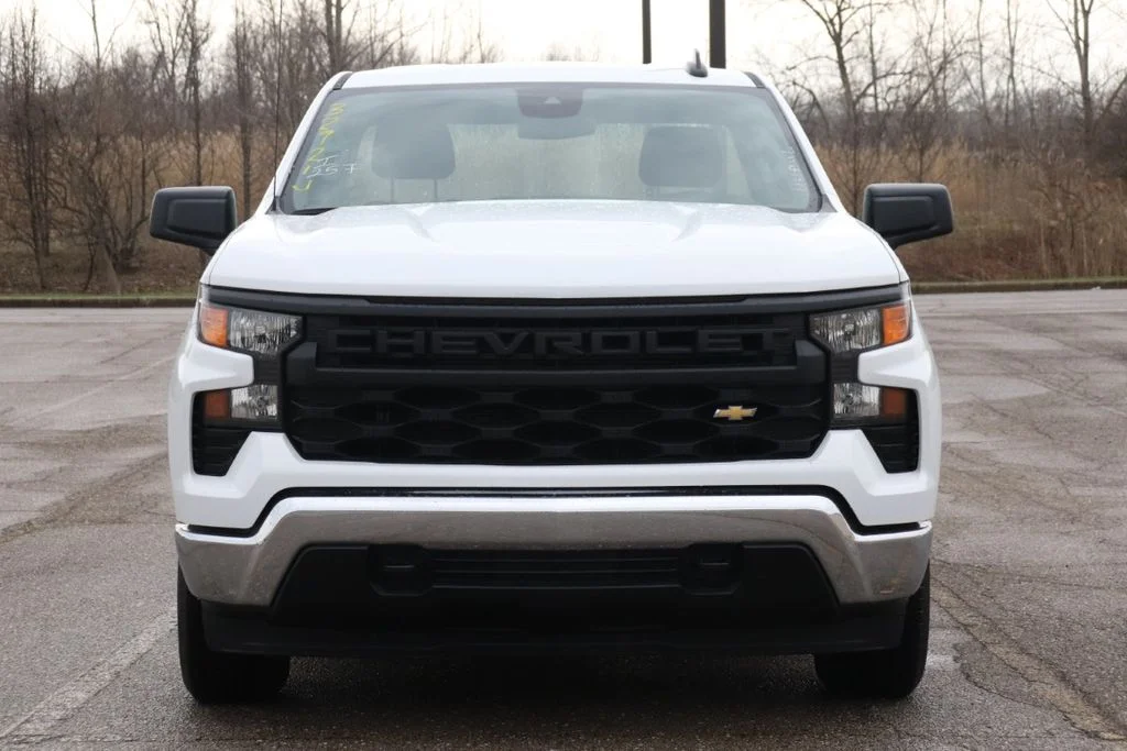 Used 2025 Summit White Chevrolet WT image 3