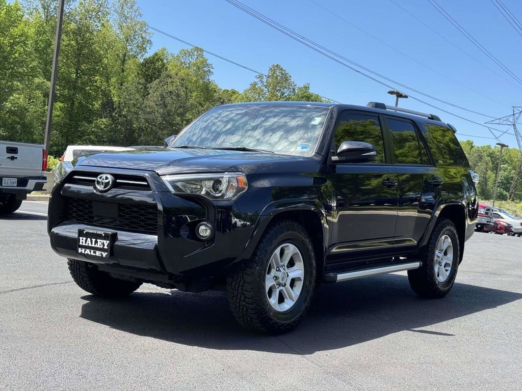Used 2022 Midnight Black Metallic Toyota SR5 Premium image 25