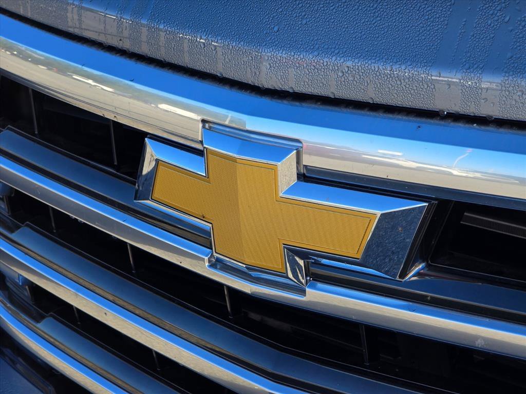 Used 2025 Sterling Gray Metallic Chevrolet High Country image 16