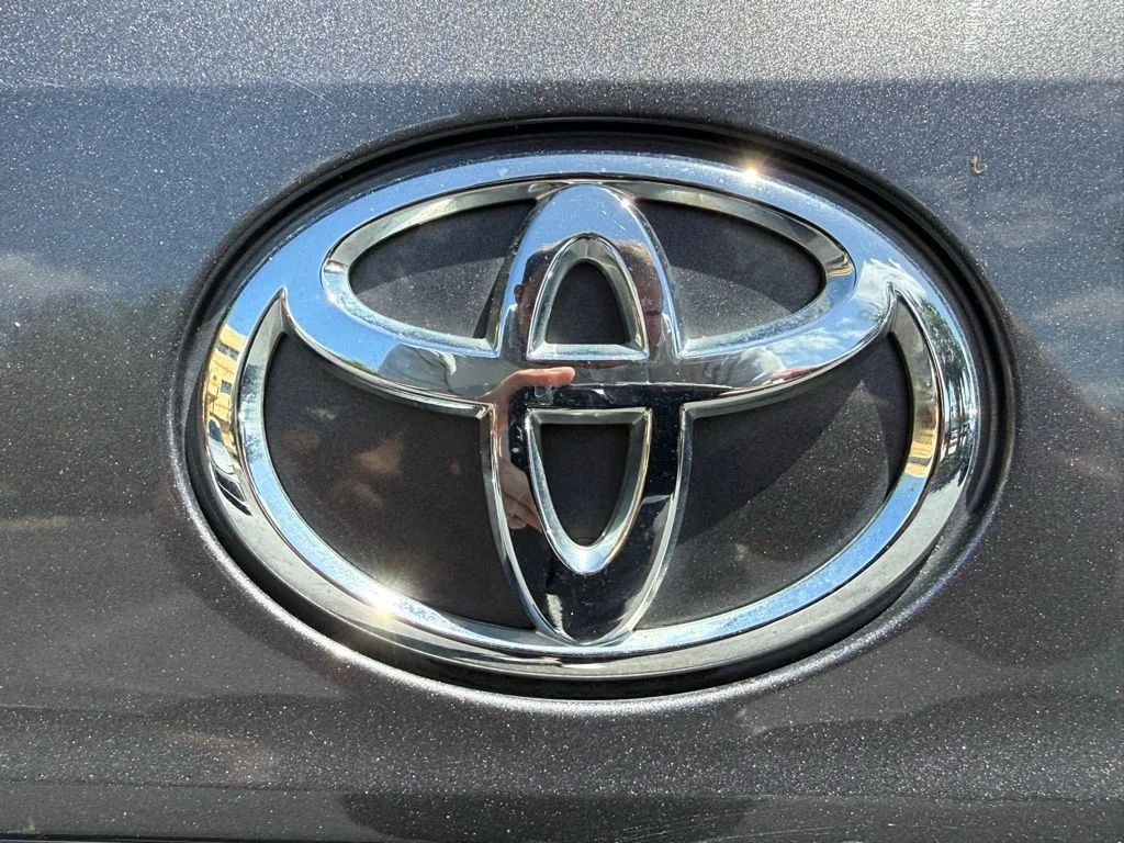 2023 Toyota Highlander LE - Photo 34