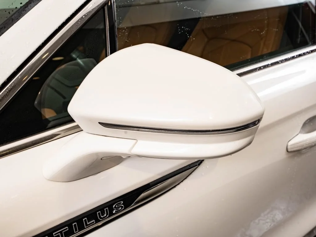 Used 2023 Pristine White Metallic Tri-Coat Lincoln Black Label image 16