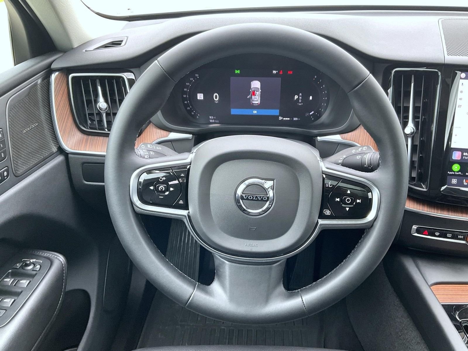 2024 Volvo XC60 Plus - Photo 13