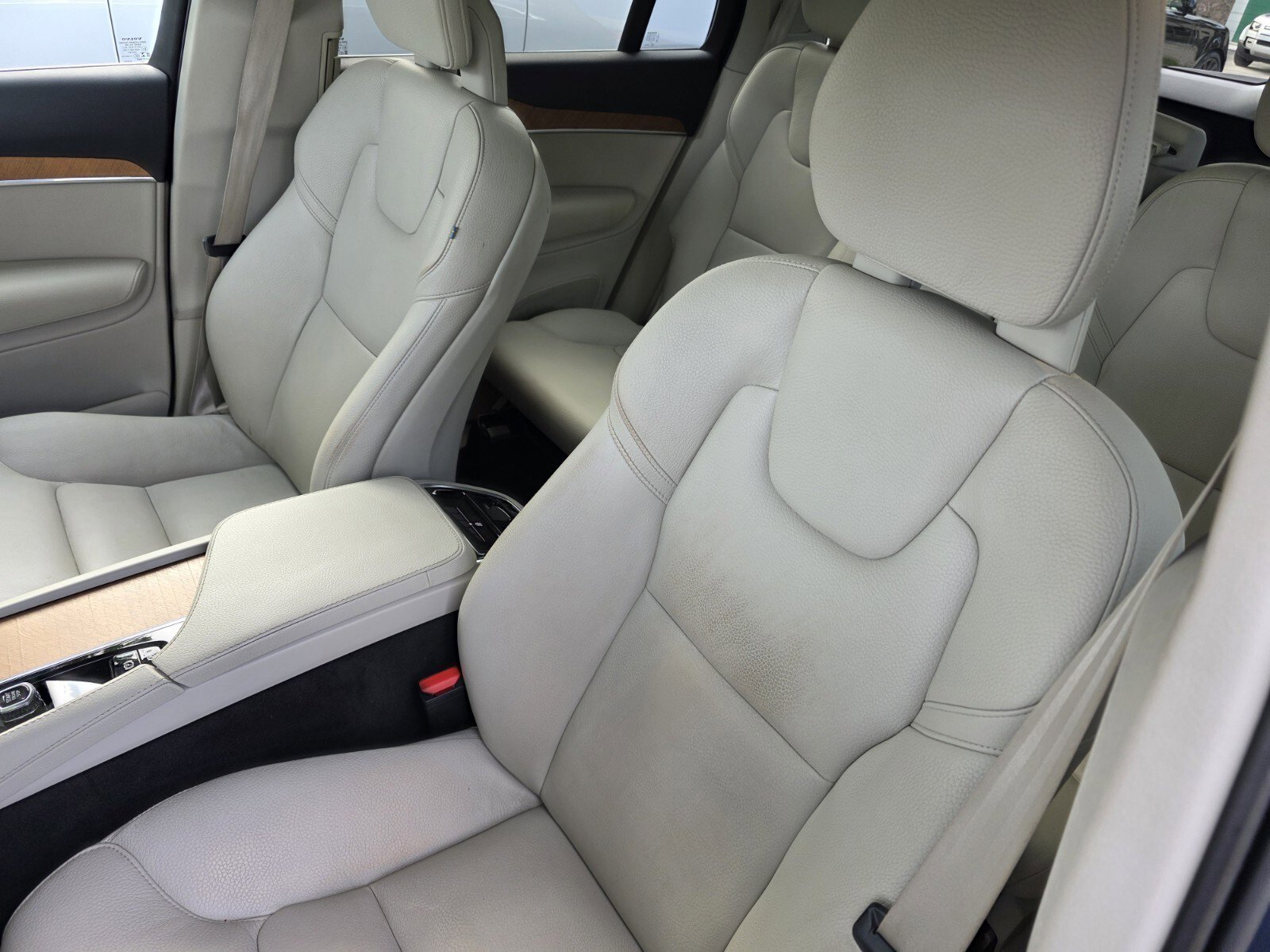Used 2022 Denim Blue Metallic Volvo Momentum image 12