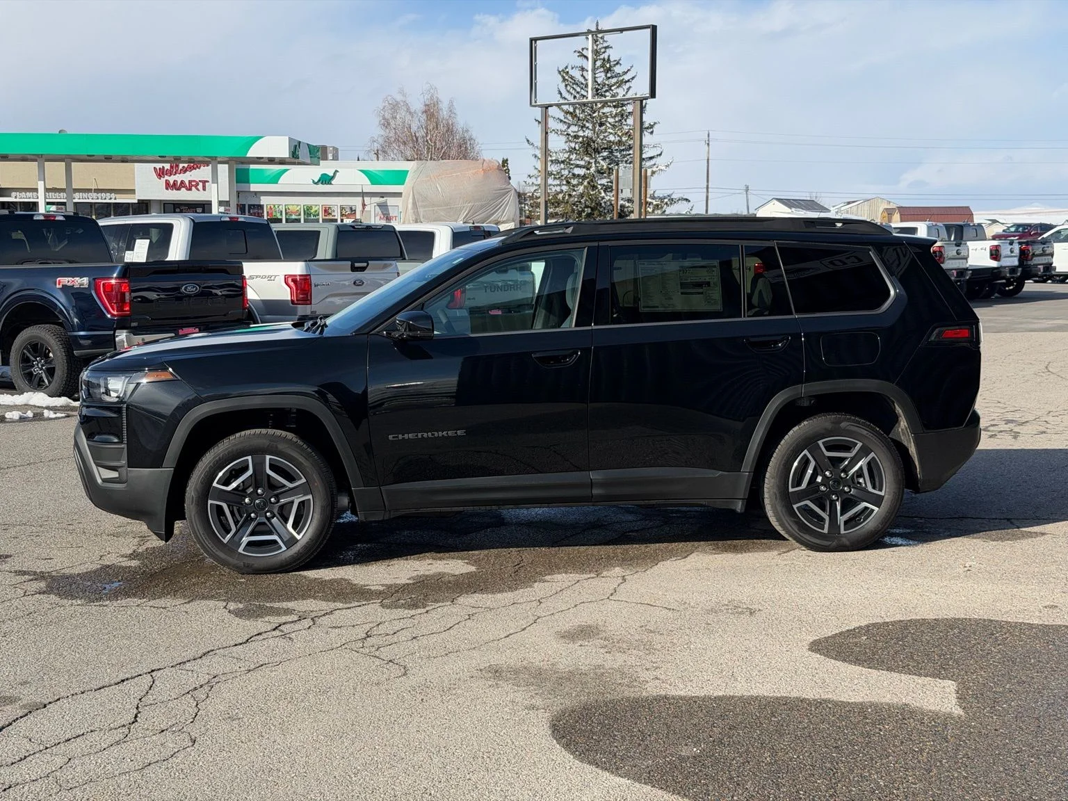New 2026 Diamond Black Crystal Pearl-Coat Exterior Paint Jeep Limited image 12