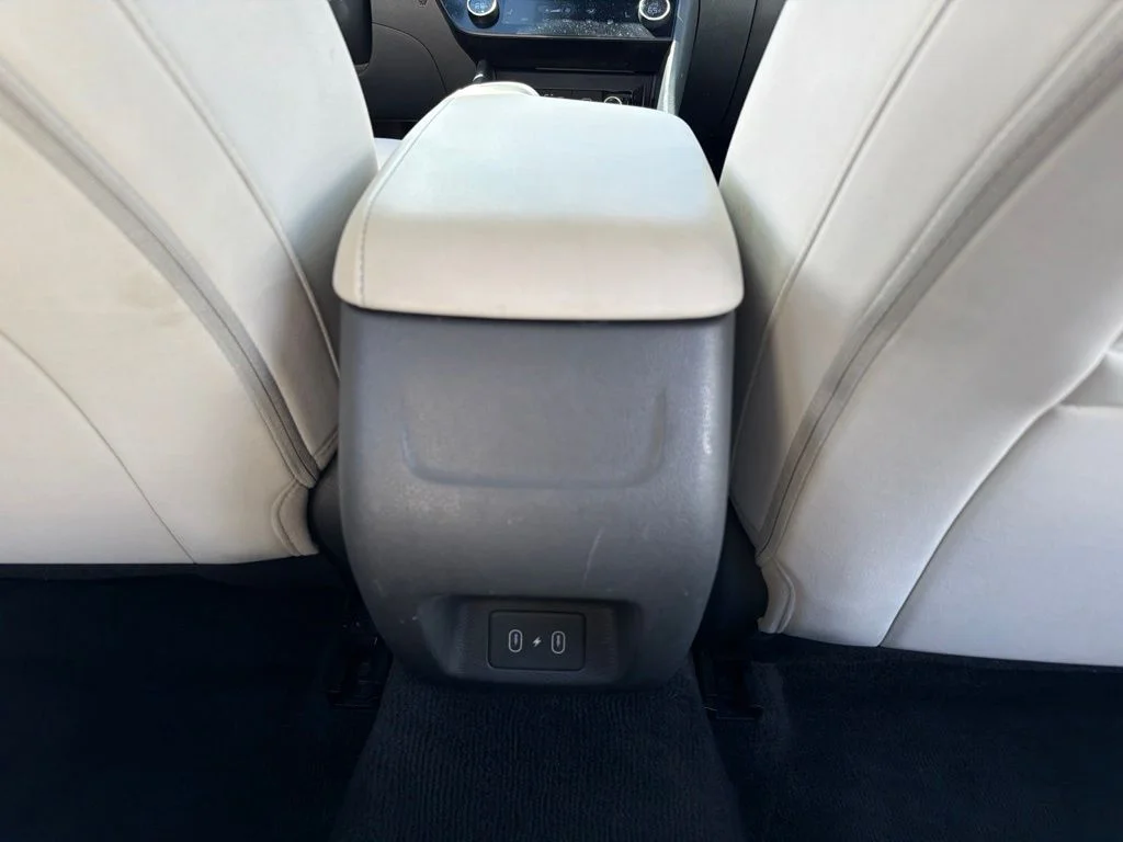 Used 2024 Silver Hyundai SEL image 21