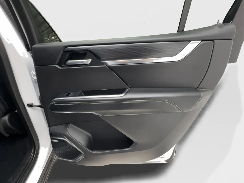 Used 2026 White GMC Elevation image 34