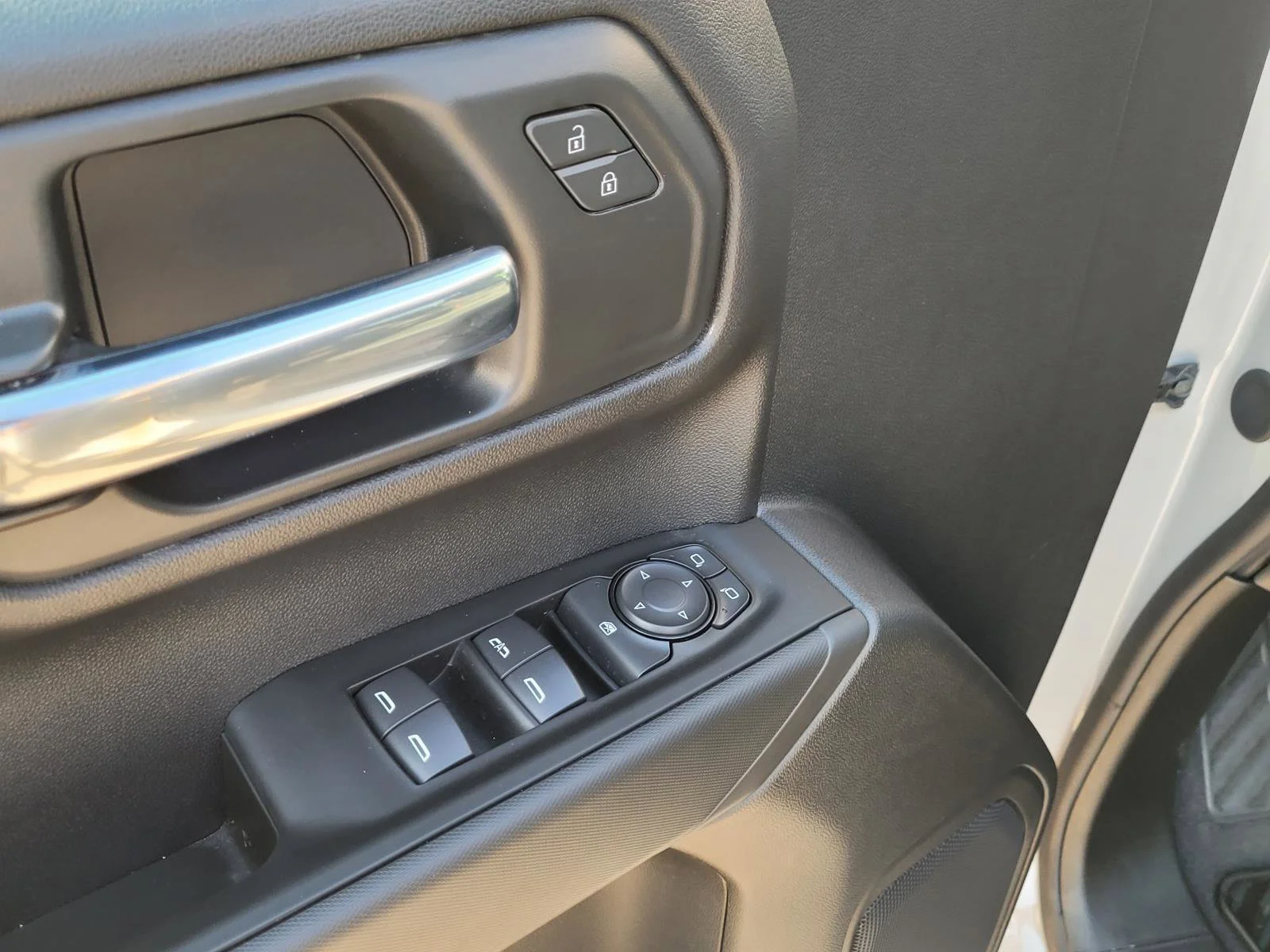 2026 Chevrolet Silverado 1500 Custom - Photo 13
