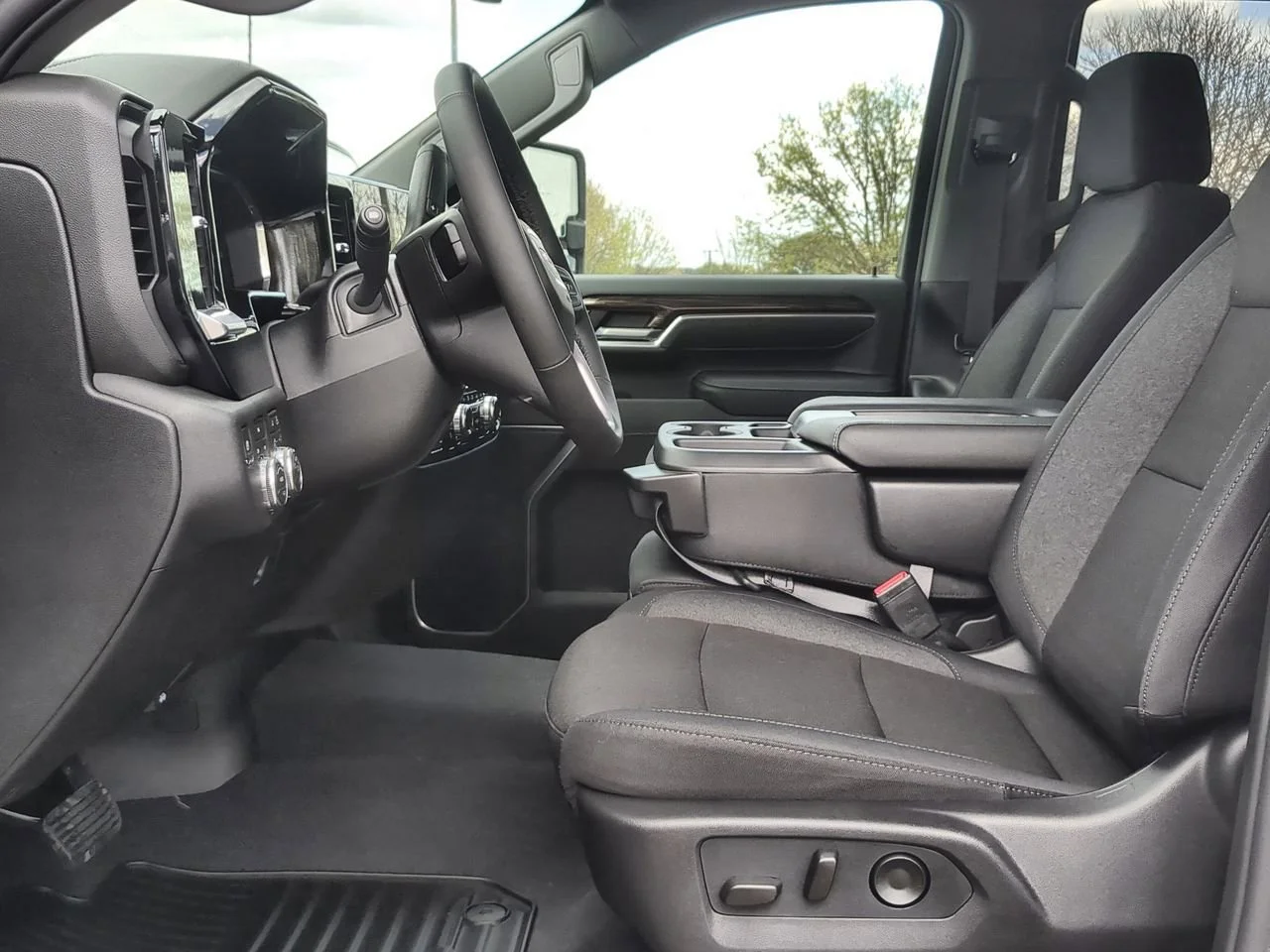 New 2026 Summit White GMC SLE image 19