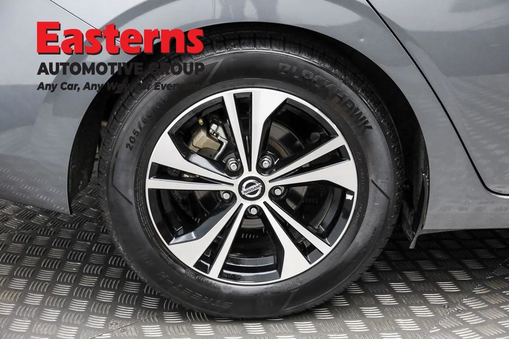 Used 2023 Gray Nissan SV image 29