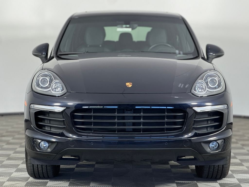 Used 2018 Moonlight Blue Metallic Porsche Base image 2