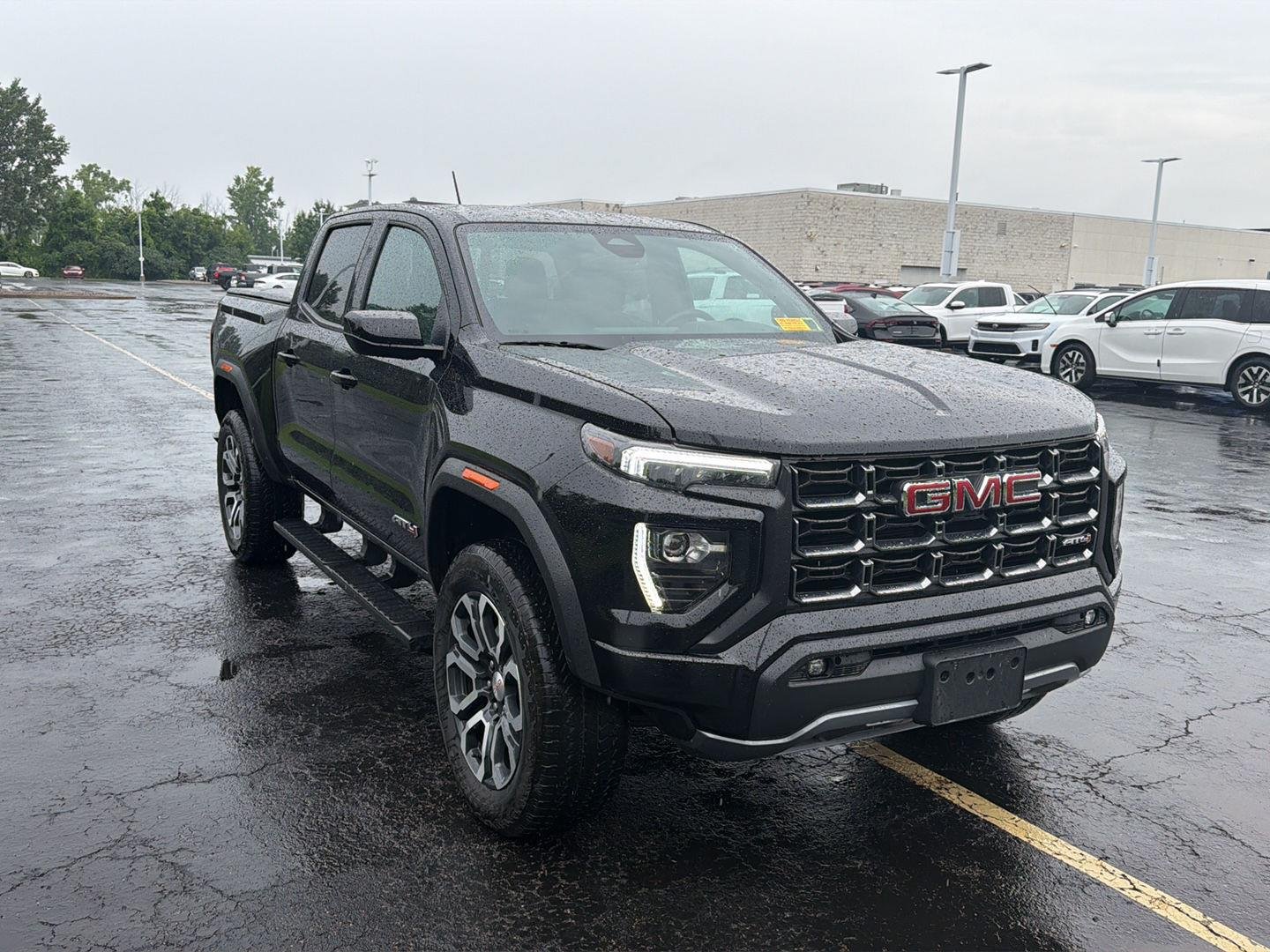 Used 2024 Onyx Black GMC 4WD AT4 image 3