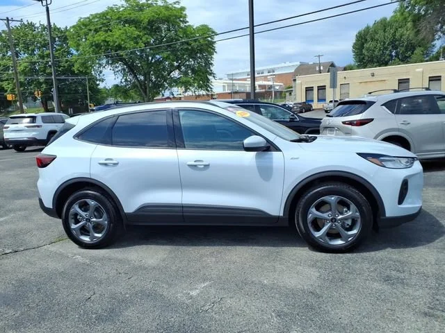 2025 Ford Escape Hybrid ST-Line Select - Photo 3