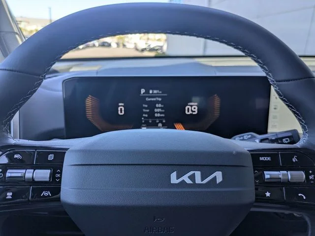 New 2026 Ivory Silver Kia S image 32