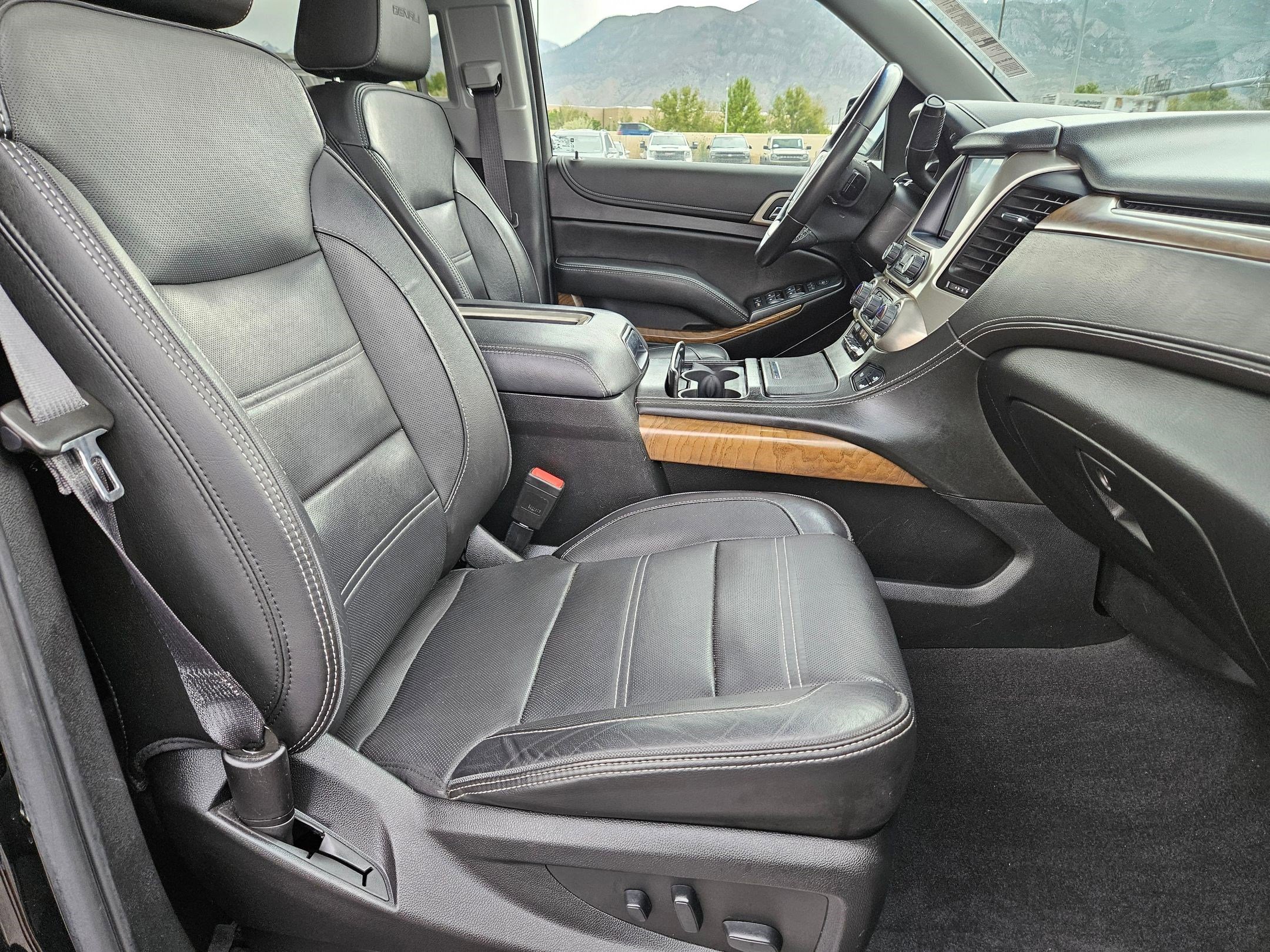 Used 2020 Onyx Black GMC Denali image 32