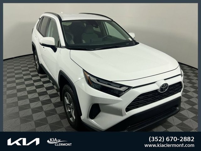 2025 Toyota RAV4 XLE