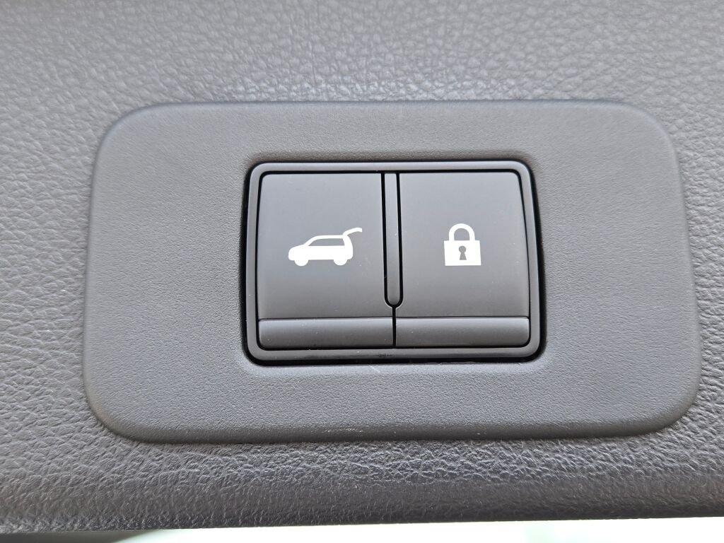 New 2026 White Nissan Platinum image 17