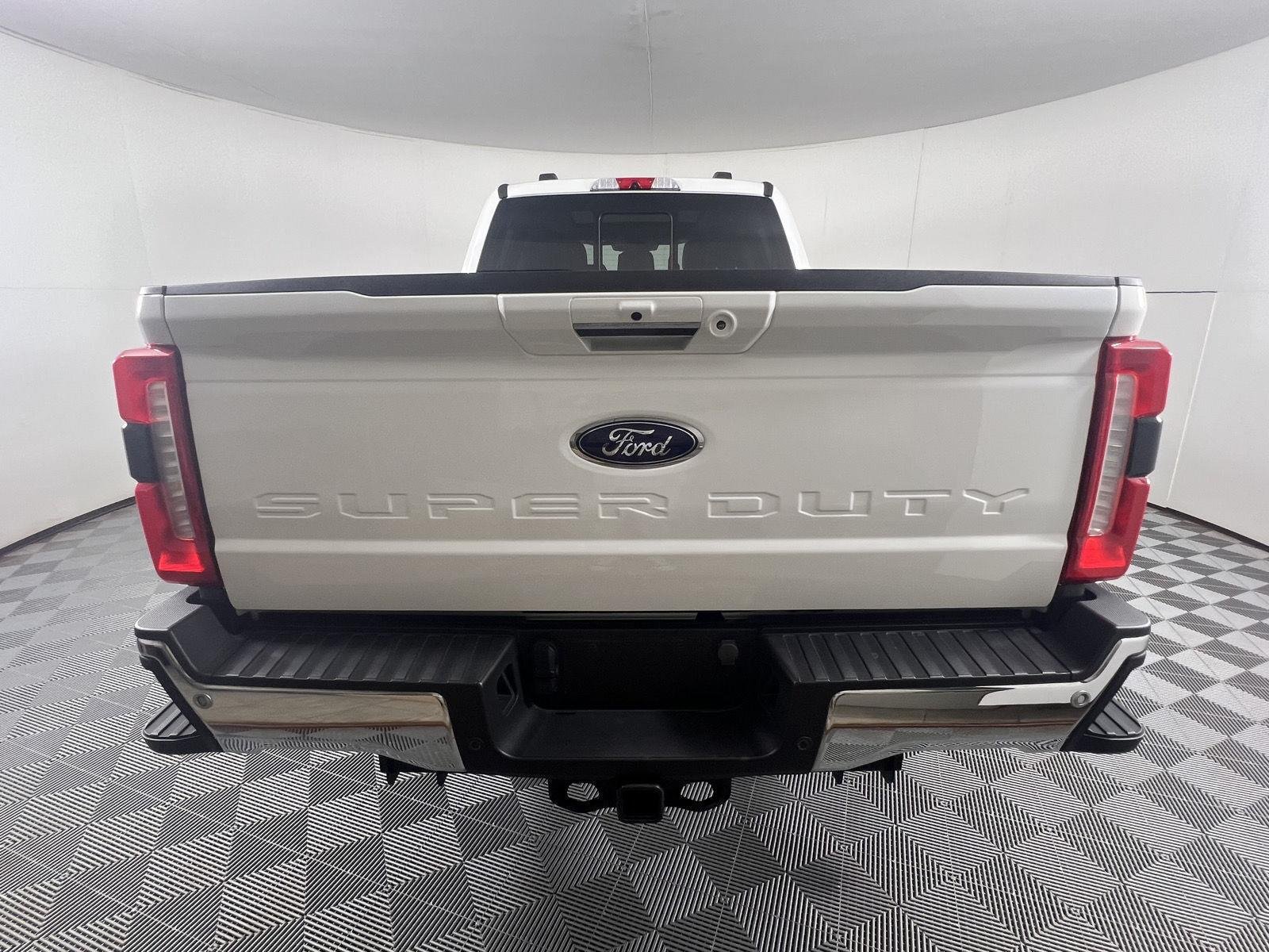 Used 2024 Star White Metallic Tri-Coat Ford LARIAT image 10