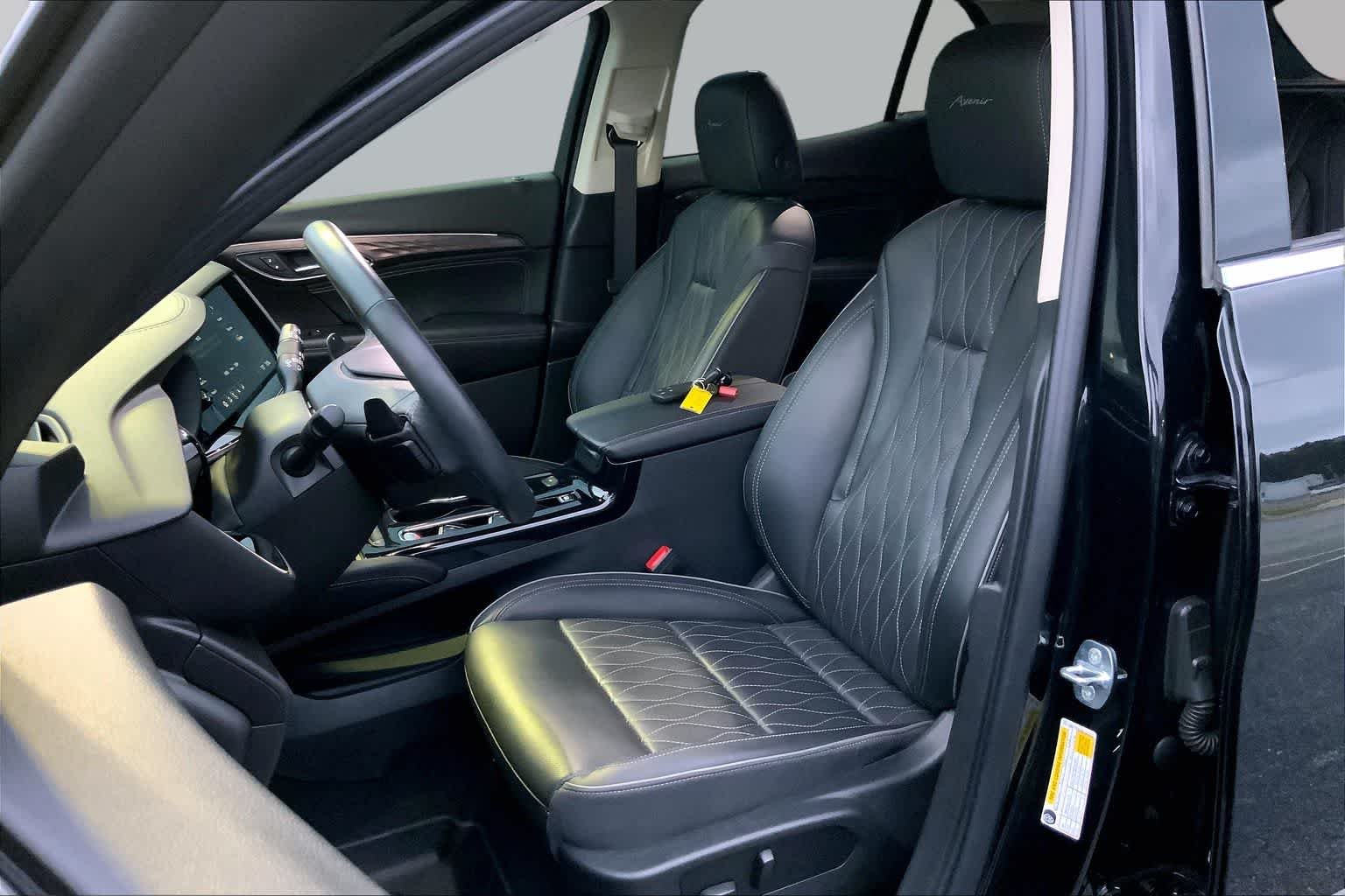 Used 2022 Ebony Twilight Metallic Buick Avenir image 8