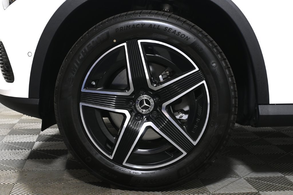New 2027 Polar White Mercedes-Benz GLC 300 image 44