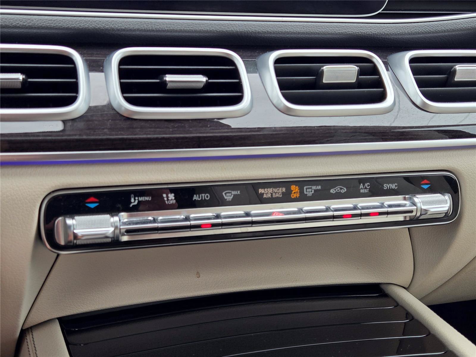 Used 2020 White Mercedes-Benz GLE 350 image 34