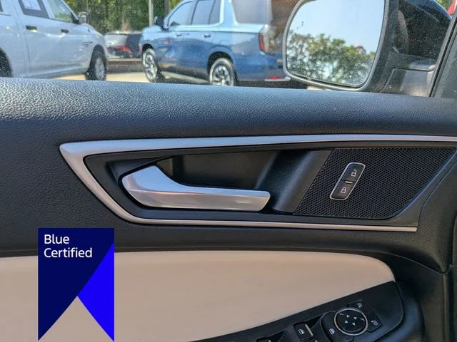 Used 2022 Black Ford SEL image 12