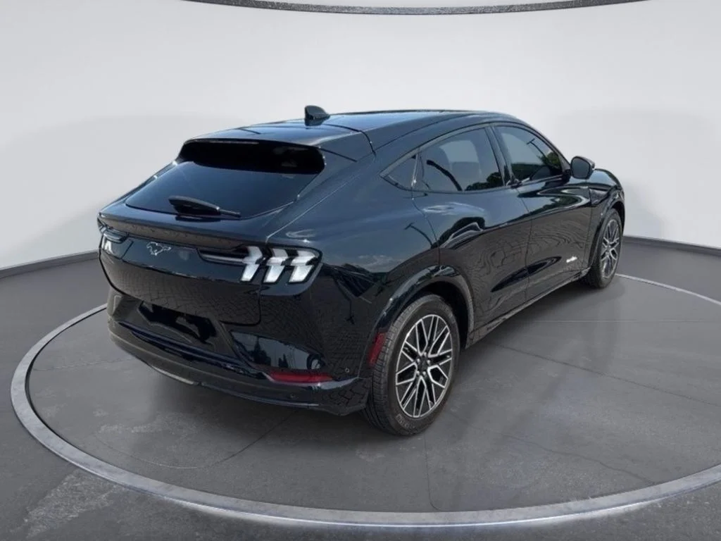 Used 2024 Black Ford Premium image 7