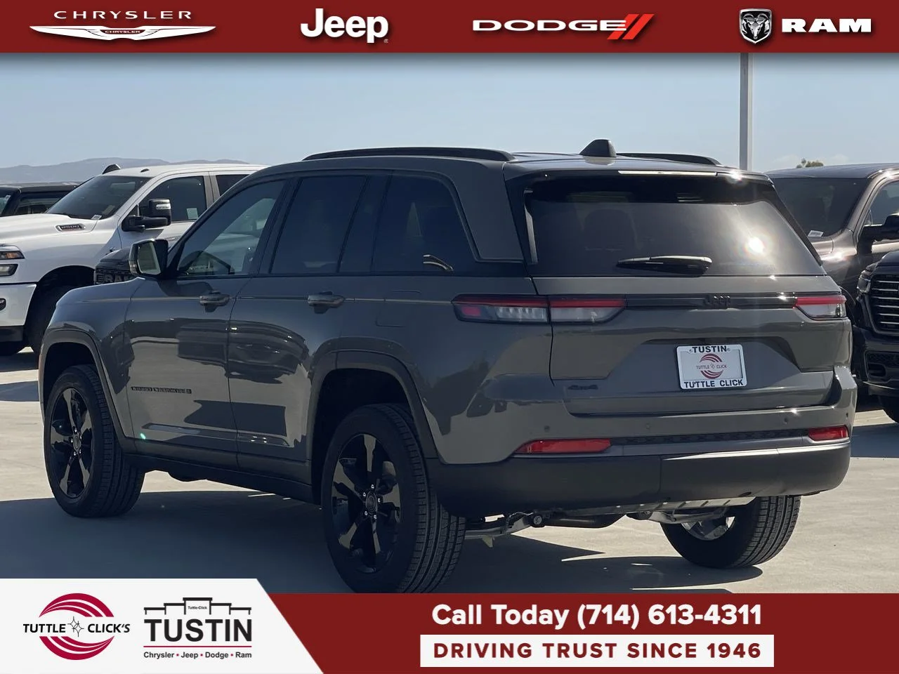 New 2027 Sting-Gray Clear-Coat Paint Jeep Limited image 10