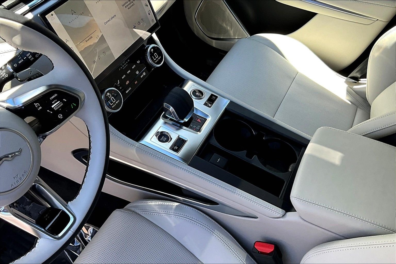 2026 Jaguar F-Pace R-Dynamic S - Photo 8