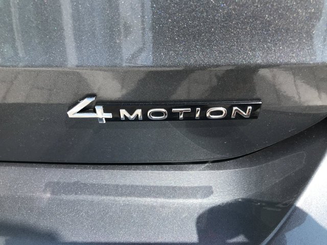 Used 2022 Platinum Gray Metallic Volkswagen SE image 10
