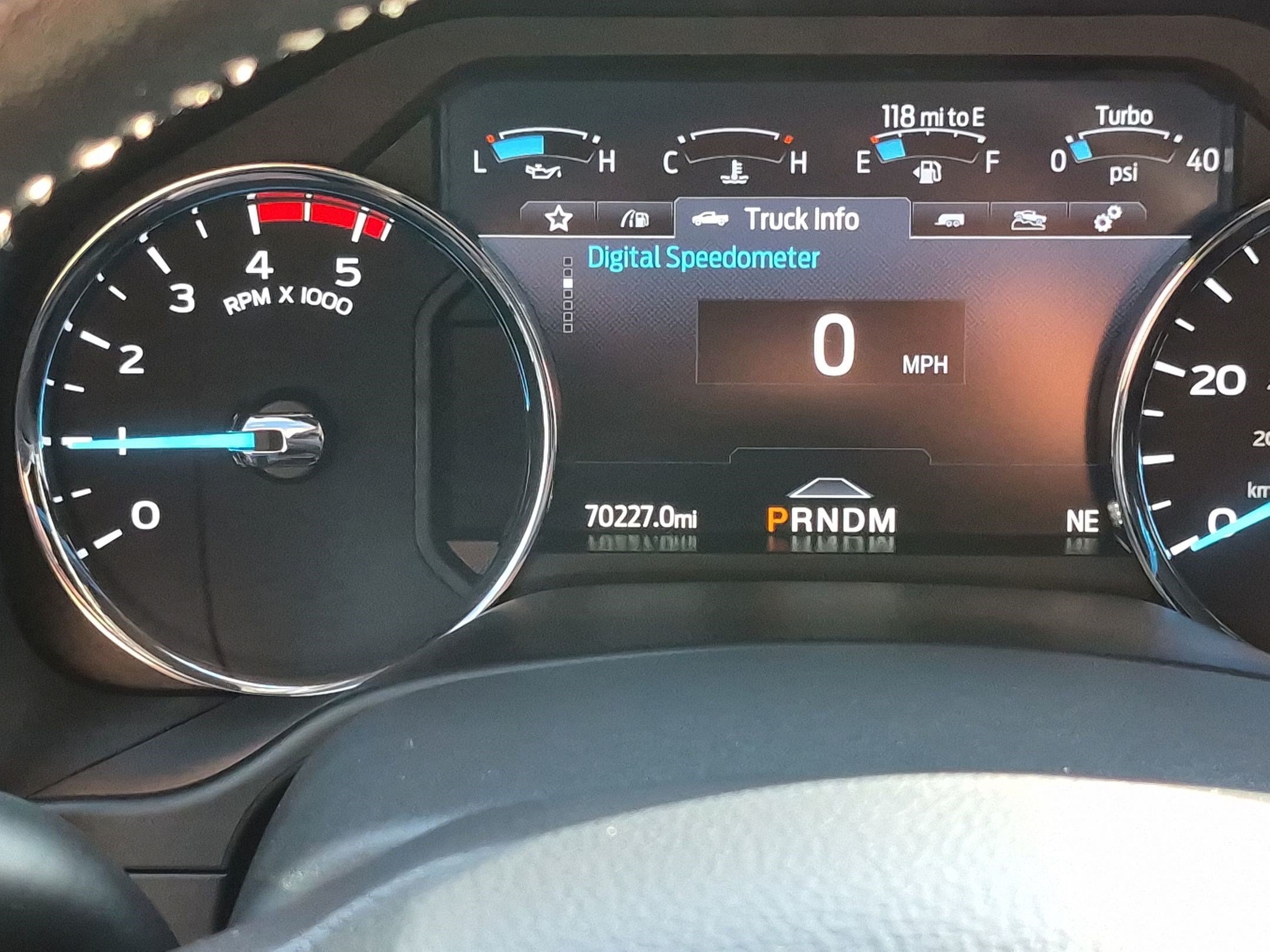 Used 2022 Gray Metallic Ford LARIAT image 21