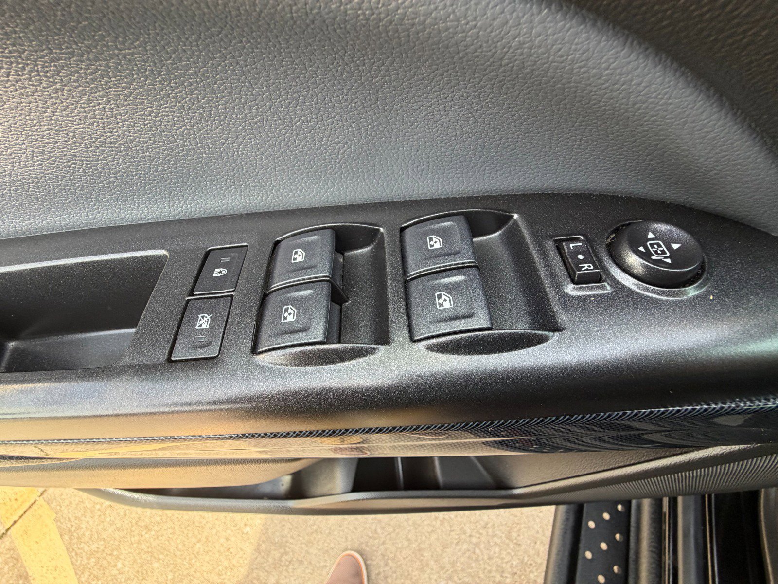 2022 Chevrolet Colorado Z71 - Photo 11