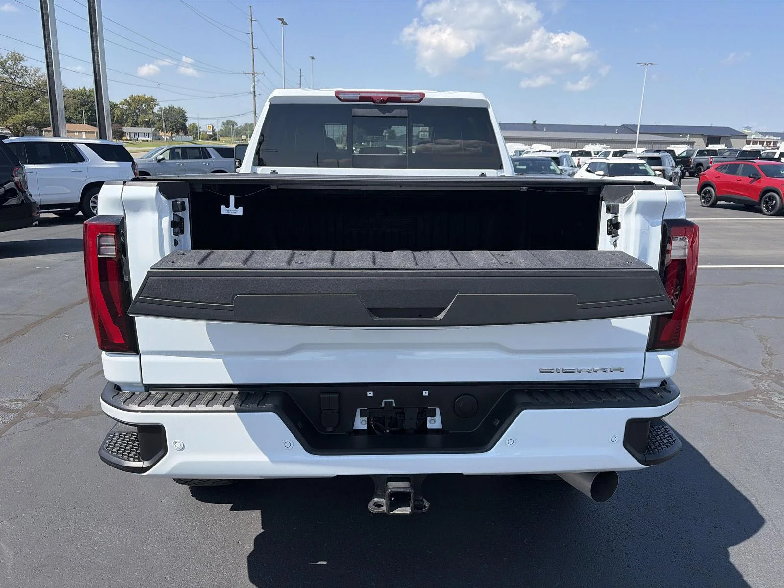 Used 2026 Glacier White Tricoat GMC Denali Ultimate image 5